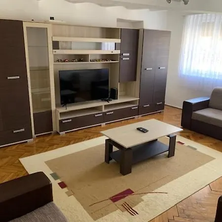 Dor-ka Vendeghaz Appartement Makó