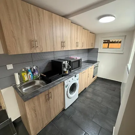 Dor-ka Vendeghaz * Makó